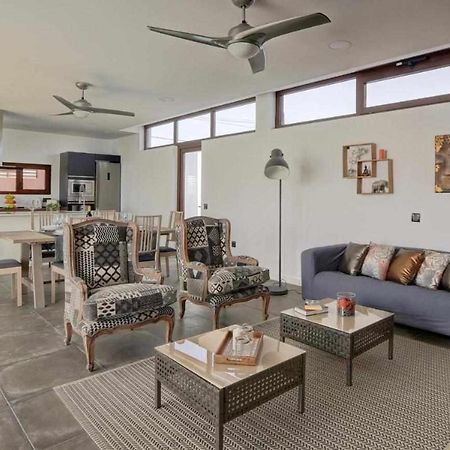 Villa Ponzos Chalet Independiente Y Privado Triquivijate Bagian luar foto