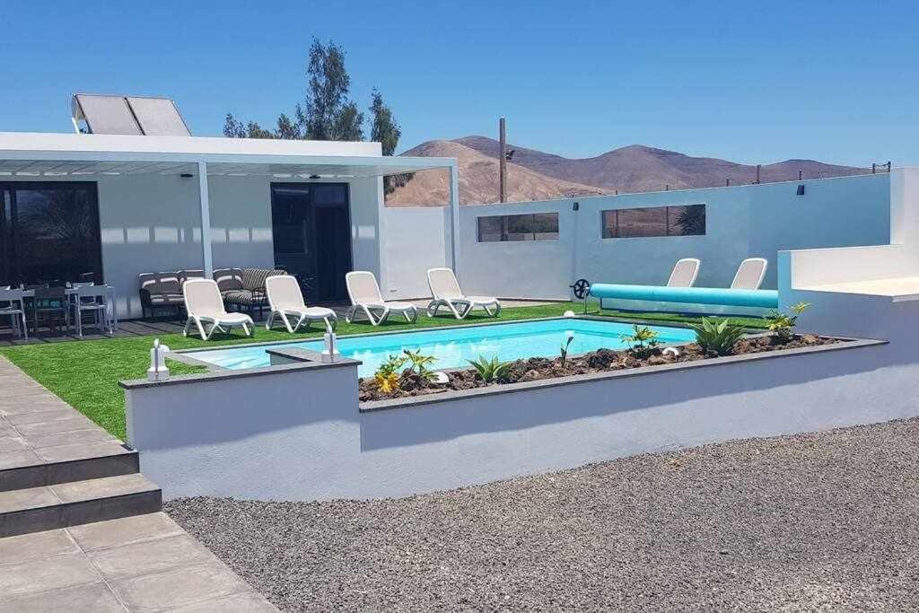 Villa Ponzos Chalet Independiente Y Privado Triquivijate Bagian luar foto