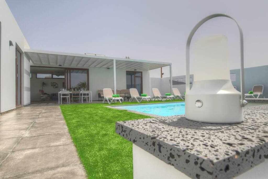 Villa Ponzos Chalet Independiente Y Privado Triquivijate Bagian luar foto