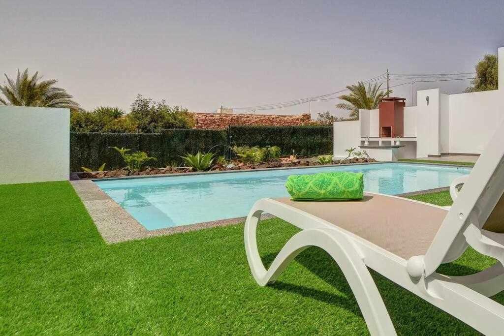 Villa Ponzos Chalet Independiente Y Privado Triquivijate Bagian luar foto