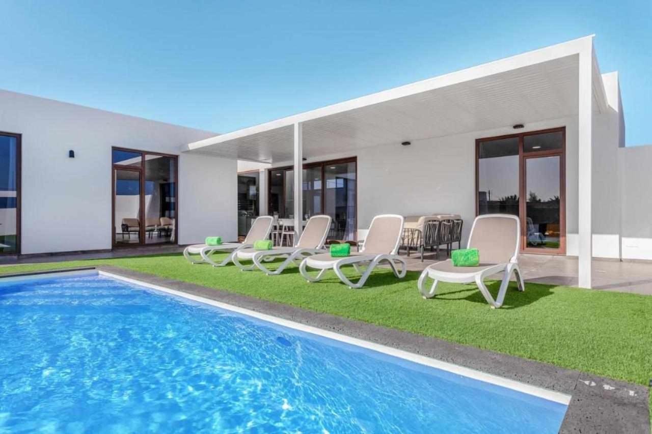 Villa Ponzos Chalet Independiente Y Privado Triquivijate Bagian luar foto